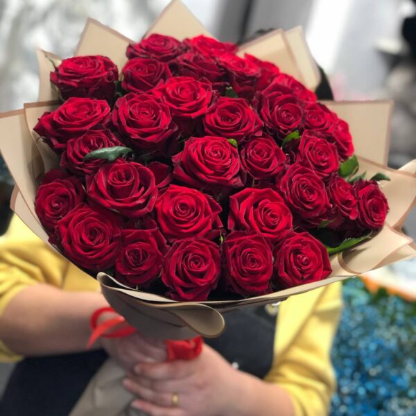 Букет из 31 розы Red Naomi